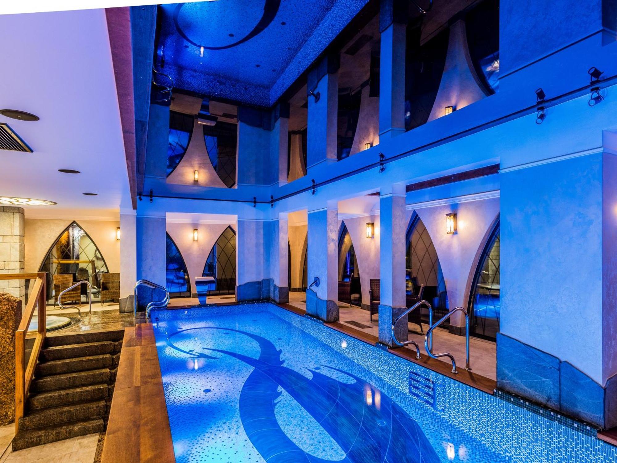 Norweska Dolina Family&Pet-Friendly Resort Шклярска-Поремба Экстерьер фото The swimming pool at the hotel