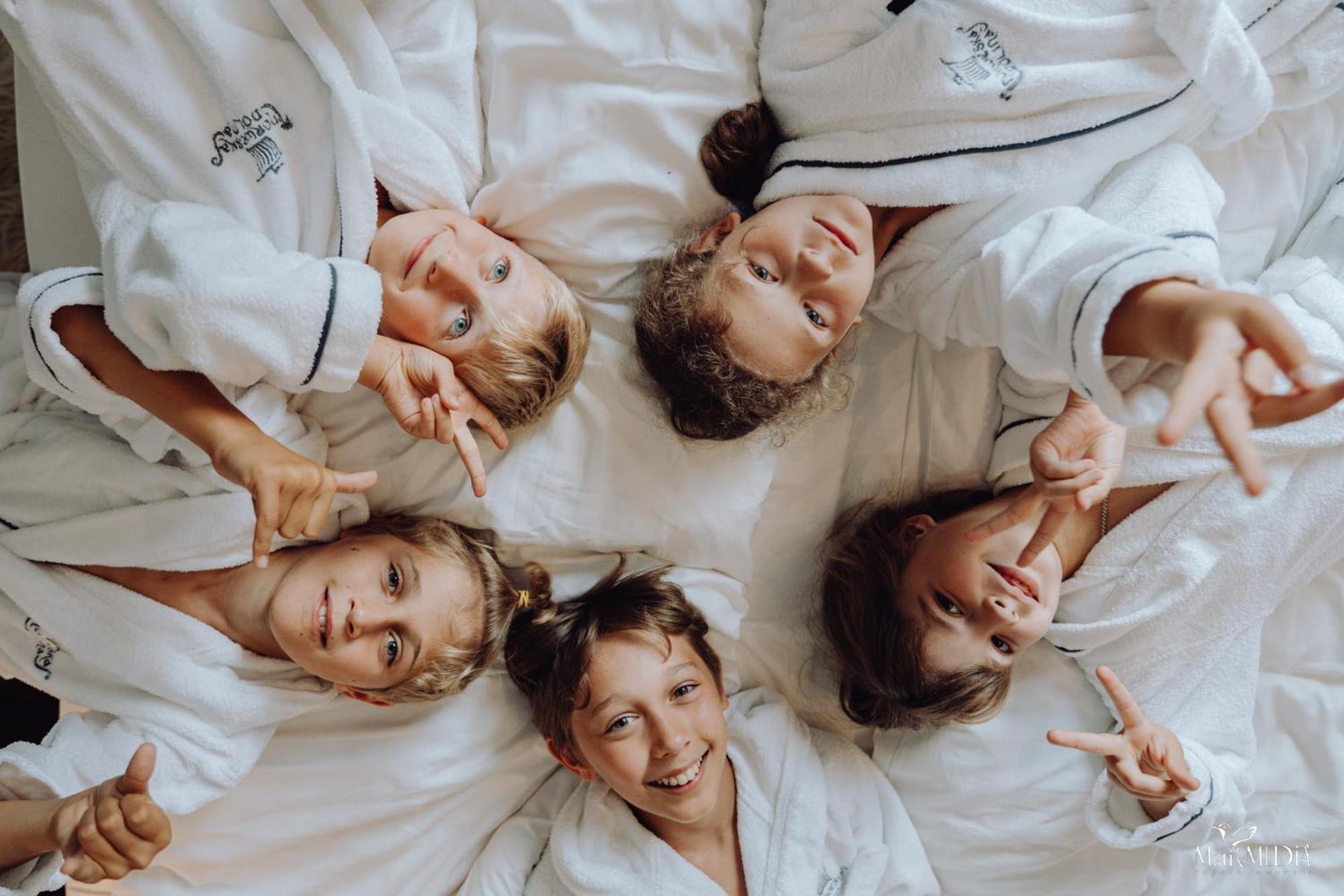 Norweska Dolina Family&Pet-Friendly Resort Шклярска-Поремба Экстерьер фото The band in 2019