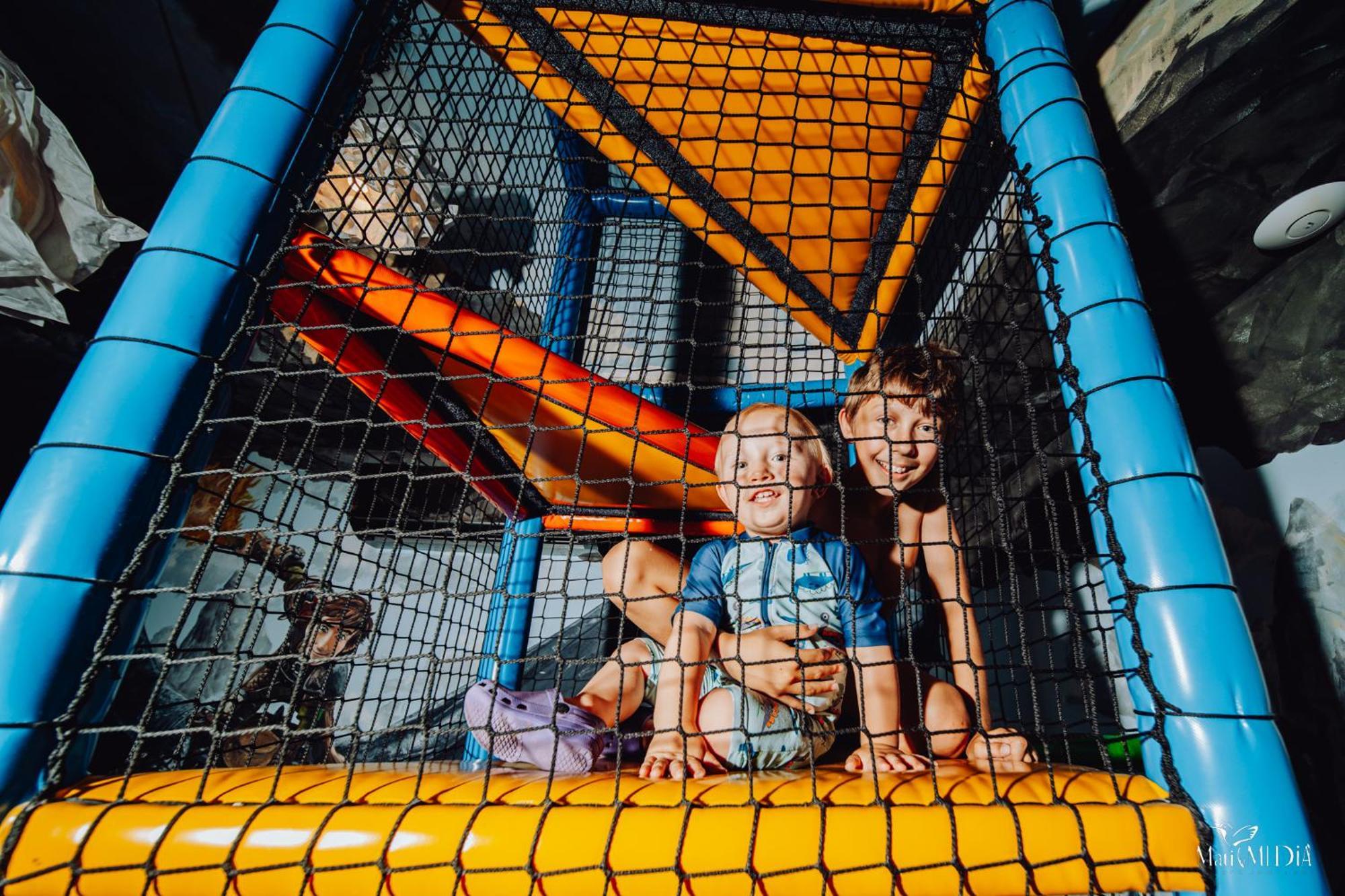 Norweska Dolina Family&Pet-Friendly Resort Шклярска-Поремба Экстерьер фото Children playing in a playground