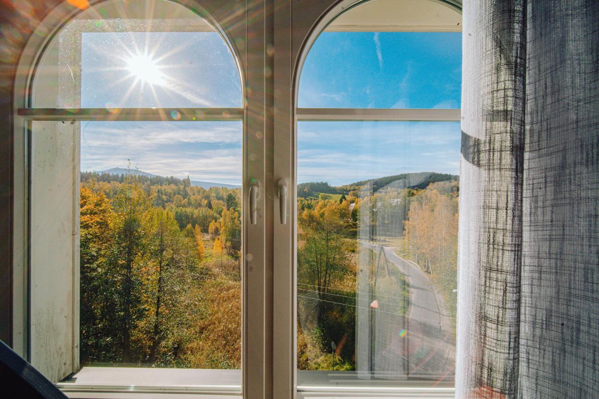 Norweska Dolina Family&Pet-Friendly Resort Шклярска-Поремба Экстерьер фото View from the window of a room at the hotel